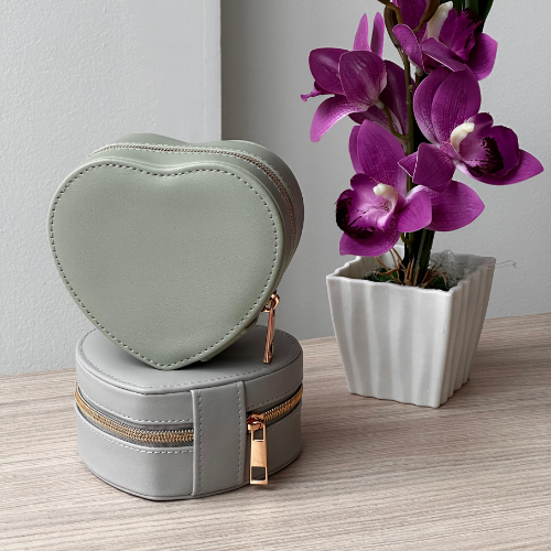 Mini joyero en forma de corazón: ¡organización y elegancia para tus joyas!