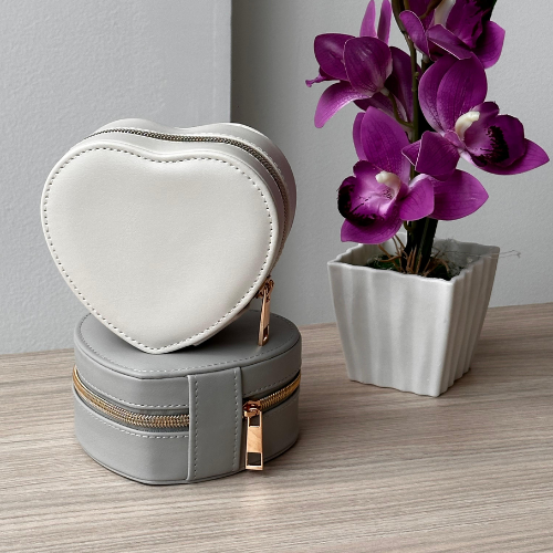 Mini joyero en forma de corazón: ¡organización y elegancia para tus joyas!