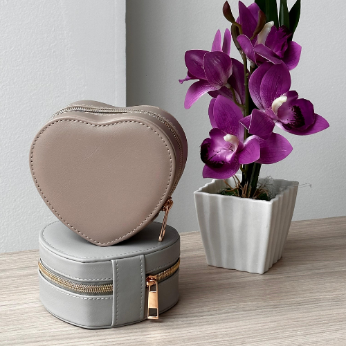 Mini joyero en forma de corazón: ¡organización y elegancia para tus joyas!
